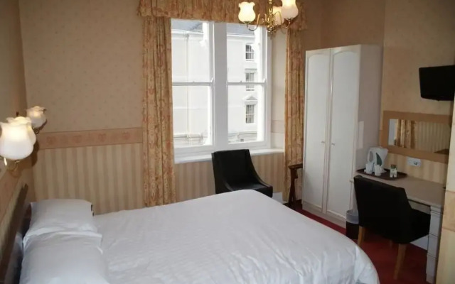 Queens Lodge