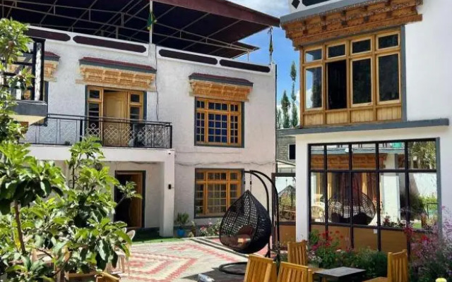 Skyland Guest House
