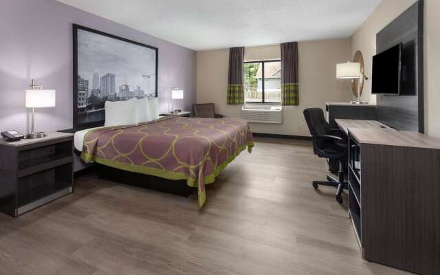 Super 8 by Wyndham Copley Akron