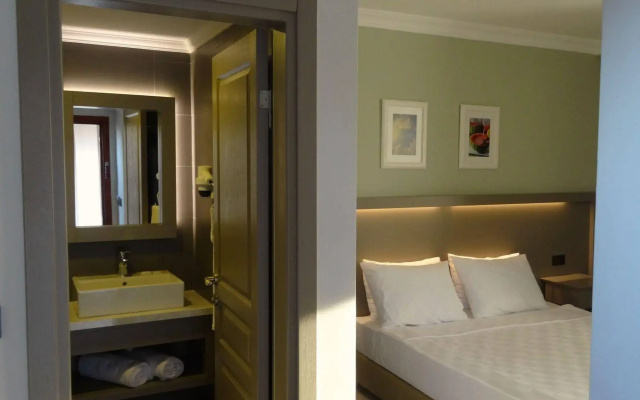 Hotel Pine Valley