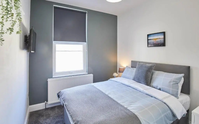 Host Stay The Lobster Holiday Inn