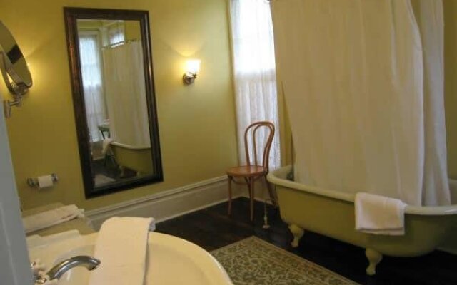 Boothe House Bed and Breakfast