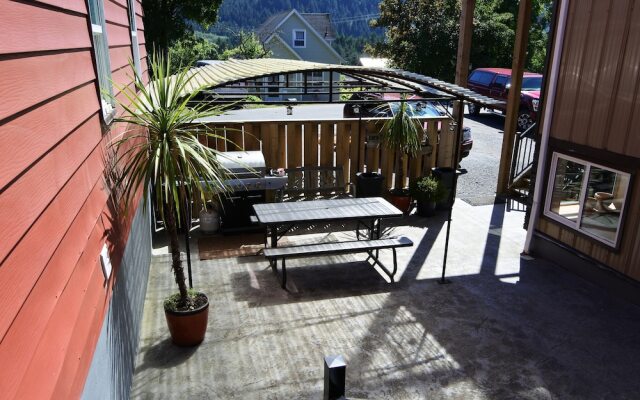 Black Rooster Guesthouse