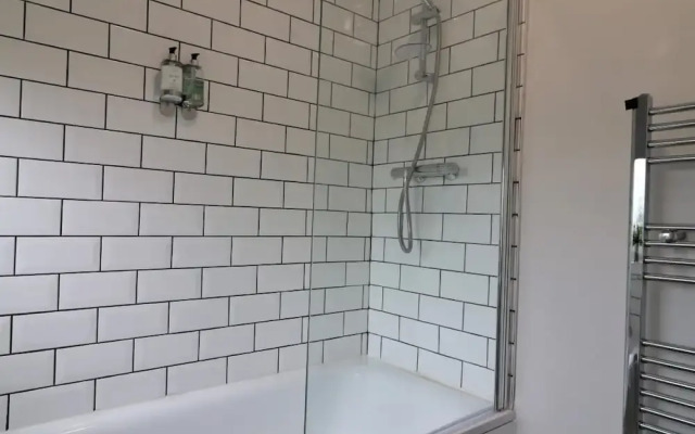 Caldercruix House - Airdrie