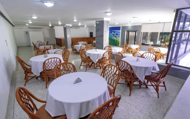 Hotel Axis Inn By GEH Suites