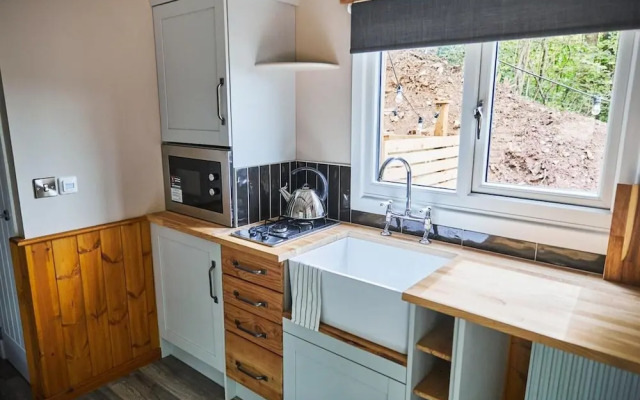 Wildwood Quarry Cabin - Pet Friendly - Sleeps 3/4