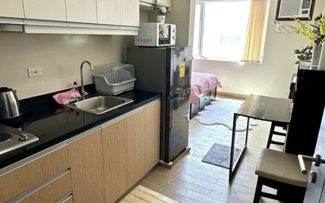 Comfy Studio UnitL OneMadison35