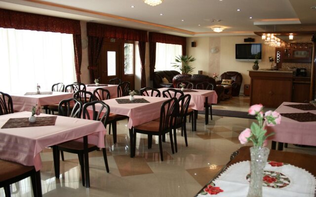 Le Rose Hotel