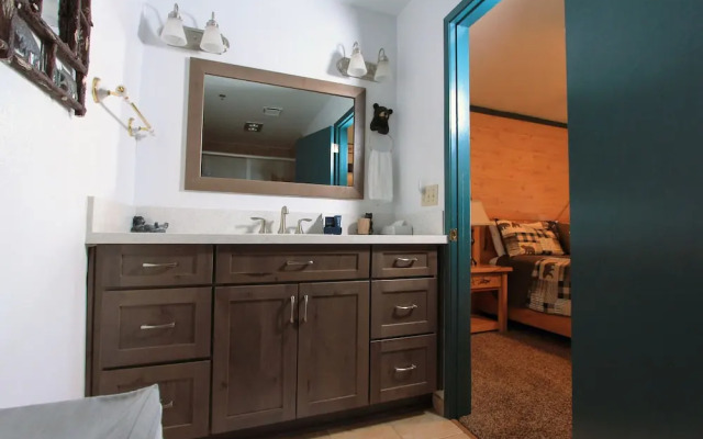 Lakescape 3 Bedroom Condo by RedAwning