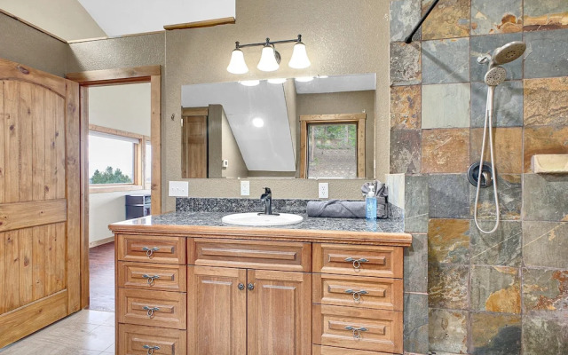 Switchback Basecamp 4 Bedroom Home