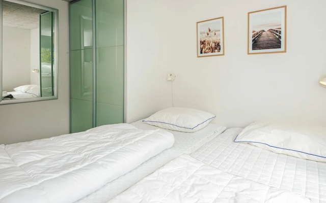 5 Star Holiday Home in Henne