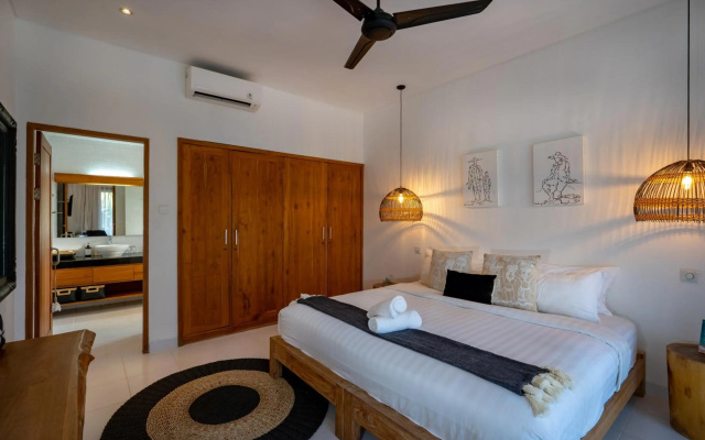 Ohana's Beachfront Resort & Beach Club