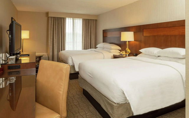 Doubletree by Hilton Pittsburgh — Green Tree
