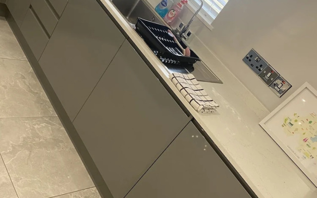 Modern 3-bed Apartment in Magherafelt Sleeps 8