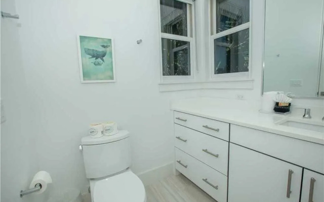 Seabreeze 5 Bedroom Home by RedAwning