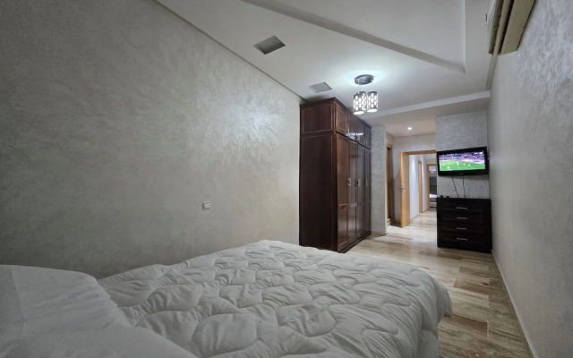 Luxor Home - Spacious & proximity to CFC