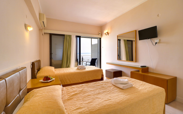 Calamos Beach Family Club Hotel