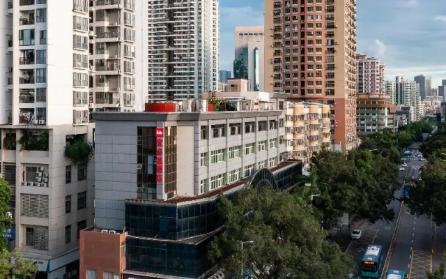 Ibis Hotel (Shenzhen Daxin Subway Station)