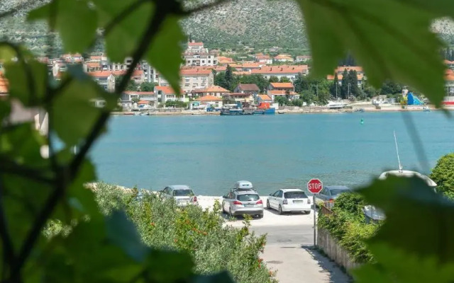 Studio Apartman Duje