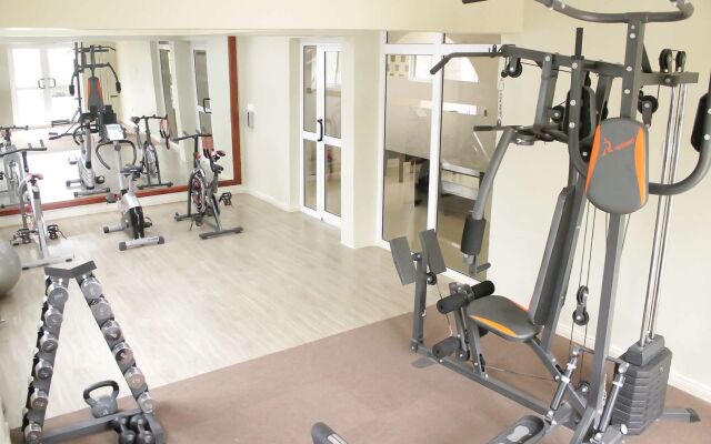 Earl Heights Suites Hotel