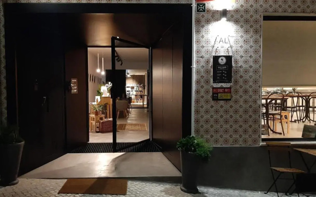 O VIOLAS — Tapas & Bed