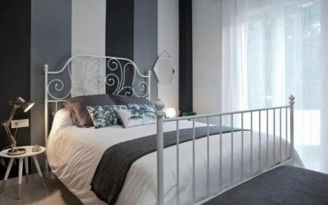 UrbanChic Los Pacos Apartment
