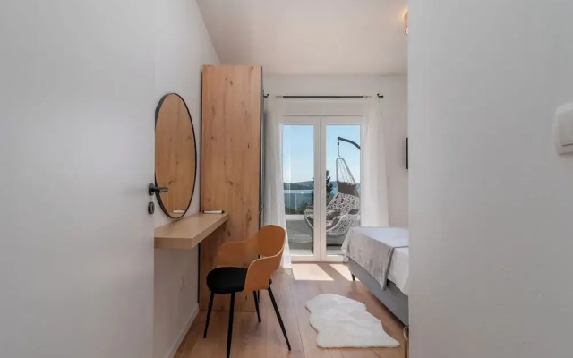 Villa Eight by Villa Kuzmanic