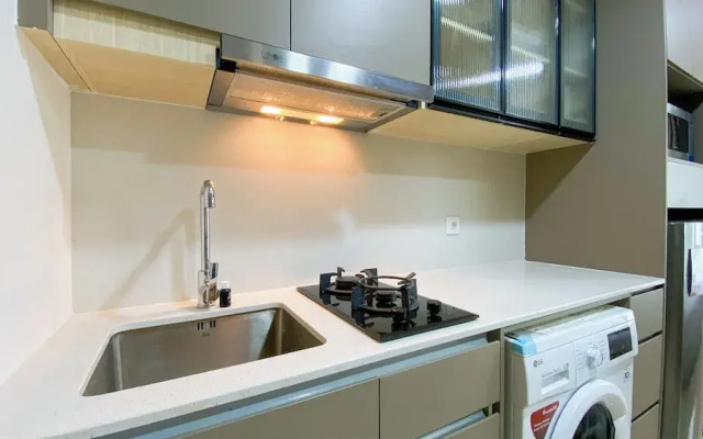 Simply Look Studio at Gold Coast Apartment