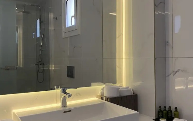 24K Athena Suites