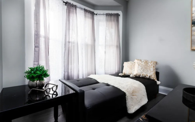 Cozy 1 bedroom Apartment Sleeps 4
