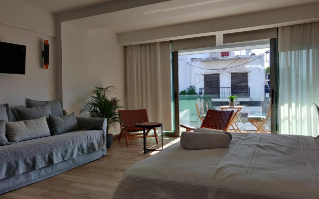 Sunny new lovely apartment 60 meters from the metro