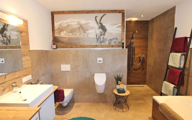 Valley-view Apartment With Garden in Wenns
