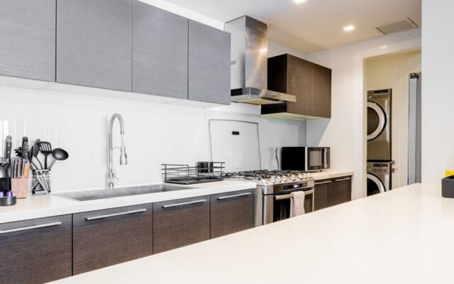 w Stunning 2BR With Terrace in YOO