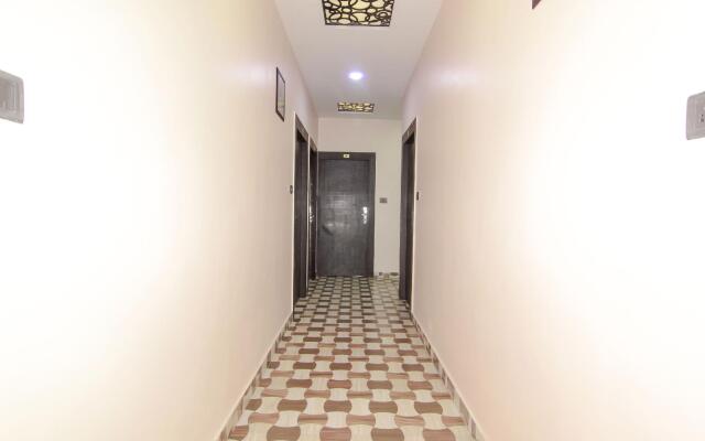 OYO 8680 Hotel Vaishnavi Inn