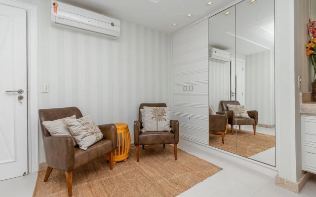 Bz45 Rua das Pedras Casa com Piscina