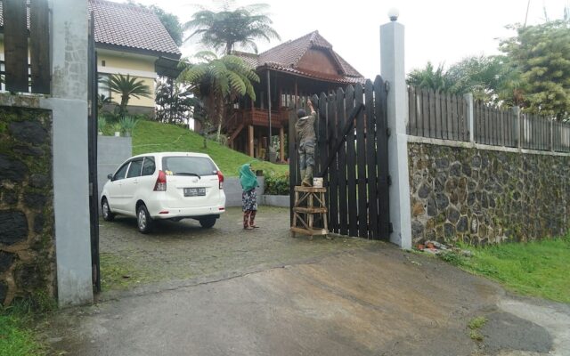 Aldeoz Ciater Cikole Villa Subang