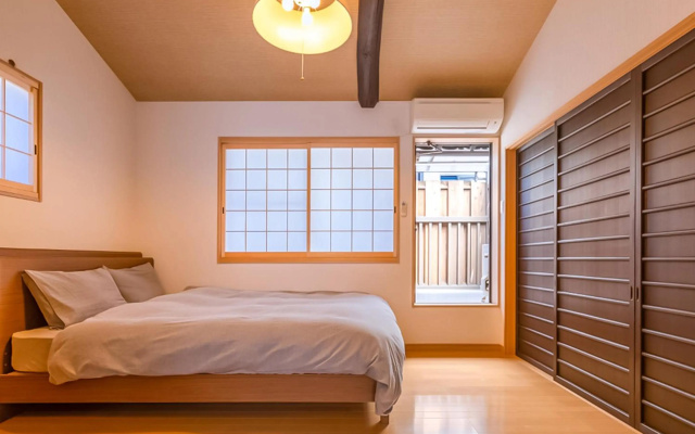 慶有魚·二条城(Kyotofish·Nijojo)*百年町屋青石板*庭院浴缸*二条站6分钟*民宿认证 – Guest Rooms – Kyoto