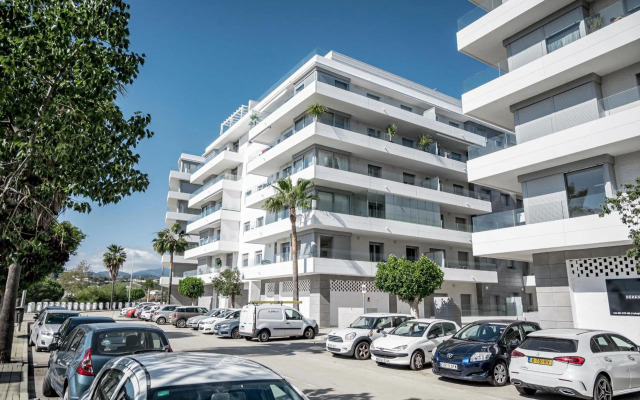 JG- Top modern apartment in Nueva Andalucia