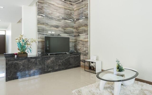 Golden Sea Pool Villa @Heart of Hua Hin