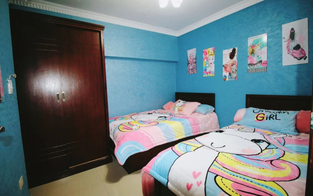 Golden Charming 3-bed Apartment in Cairo