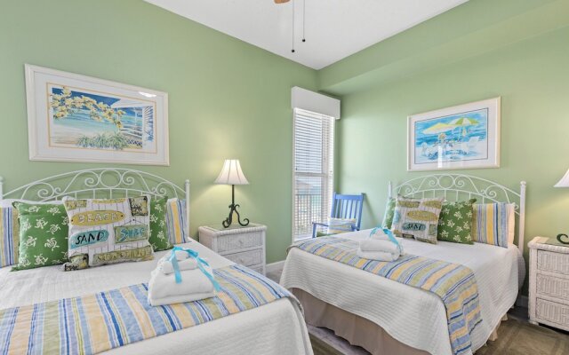 Beachfront Luxury 2Bd 2Ba Condo With Balcony! Sleeps 6!