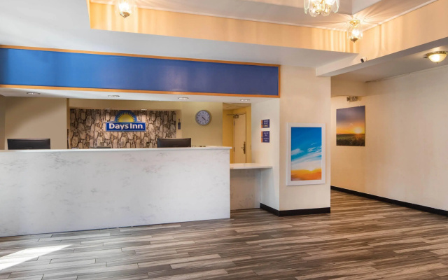Days Inn by Wyndham Macon I-75 North