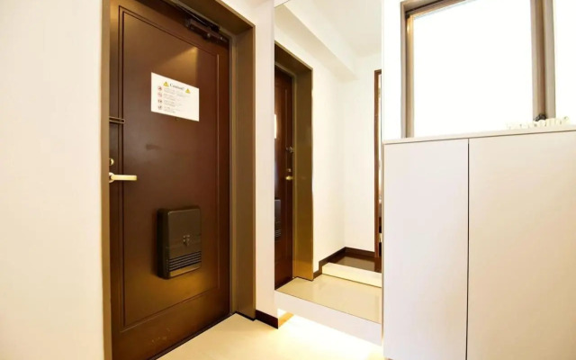 Kanbe Building 301