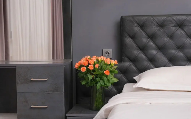 Elegant Suite by Sweet Home