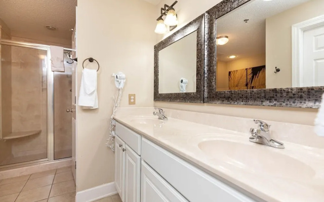 Phoenix Ix 703 2 Bedroom Condo