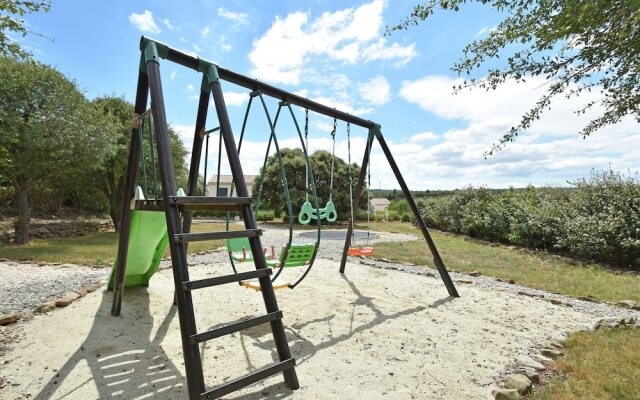 Charming Villa in Escales With Jacuzzi