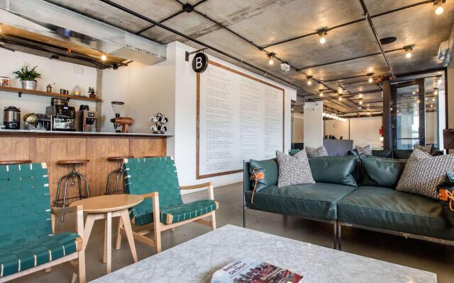 Trumbull and Porter Hotel