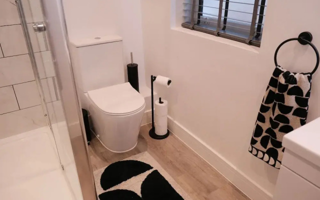 Stylish, Luxury Apartment Sleeps 4 - Southampton