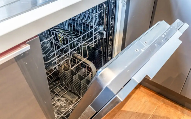 Canal Crescent Charm Flat With Stunning Views, Little Venice