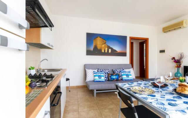 Luxury Holiday Home With Swimming Pool in Torre Lapillo